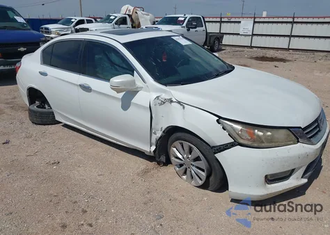 2013 Honda Accord Touring z USA, uszkodzony, nr VIN 1HGCR3F97DA028969